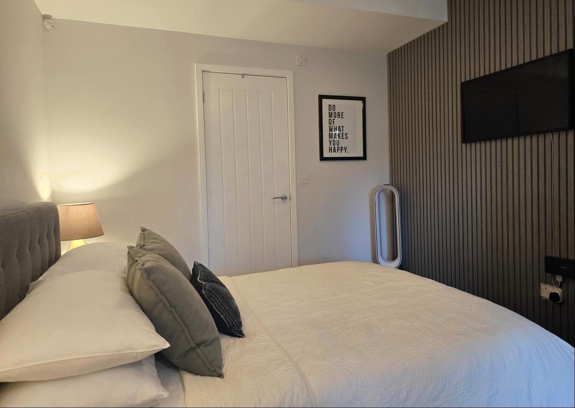 Stylish, Business Traveller Friendly Apartment, With Free Parking And Netflix Farnborough  Luaran gambar
